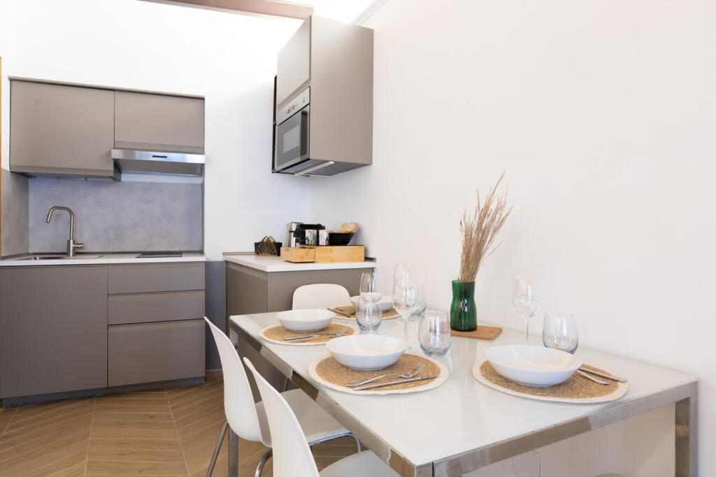 Historic Domus -100 Mt From The Colosseum And 1 Min Metro Apartamento